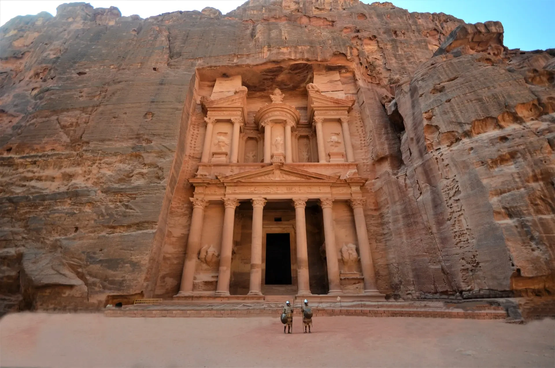 Petra Jordan Travel Guide